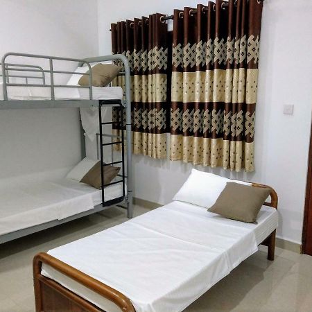 The Kaktus House At Airport Hostel Katunayaka Exterior photo