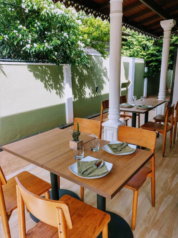 The Kaktus House At Airport Hostel Katunayaka Exterior photo