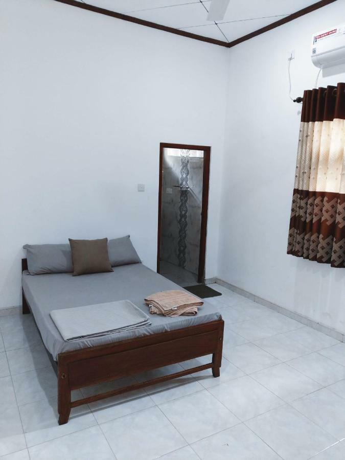 The Kaktus House At Airport Hostel Katunayaka Exterior photo