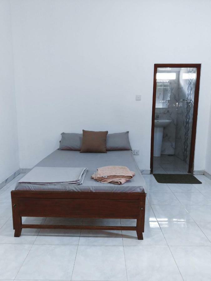 The Kaktus House At Airport Hostel Katunayaka Exterior photo